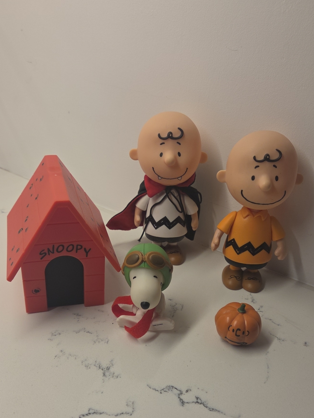 Peanuts Charlie Brown & Snoopy Halloween Figure Set